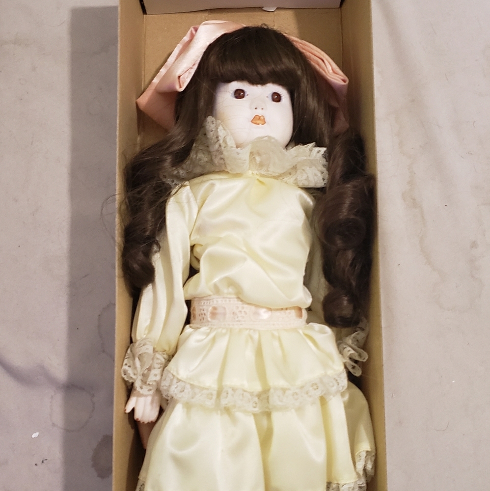 vintage collectable porcelain doll